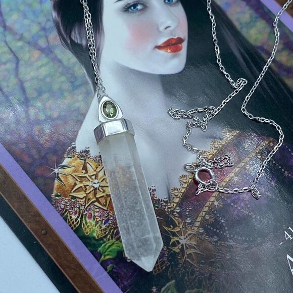 Natural Crystal Quarts Point & Faceted Moldavite Pendant Necklace - Picture 3 of 10
